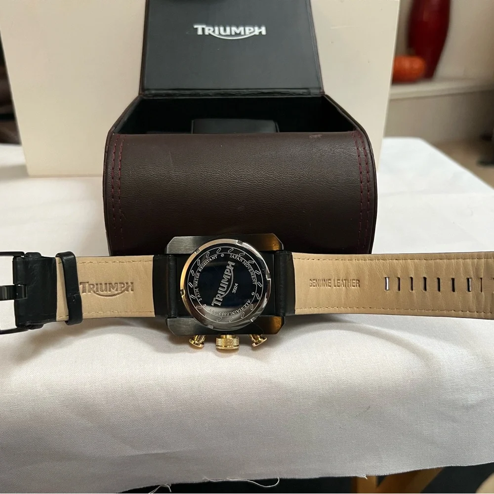 Triumph Motorcycles Men's 3024-05 Scrambler Collection Chronograph Watch - Picture 7 of 8